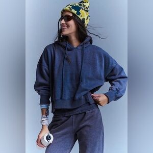 NWT FREE PEOPLE MOVEMENT
Undefeated Sand-Washed Set *TOP ONLY* |Midnight Navy